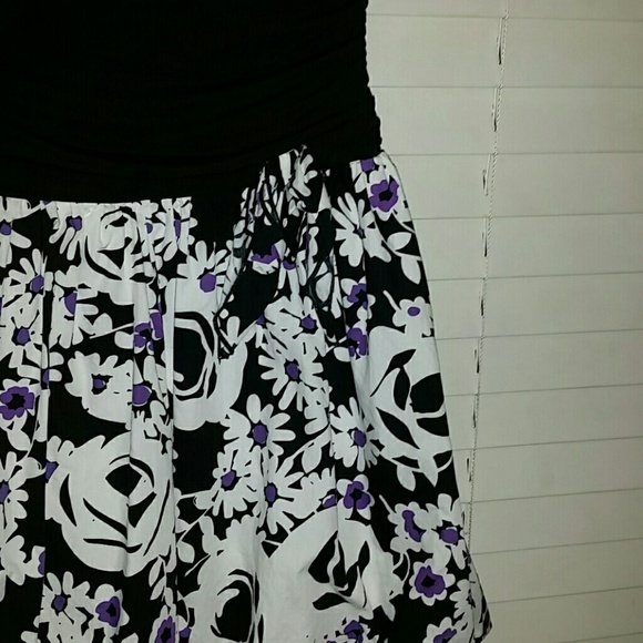 Dress - Picture 3 of 5